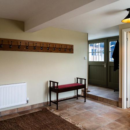 The Hayloft At Lower Hurst Farm Hulme End Экстерьер фото