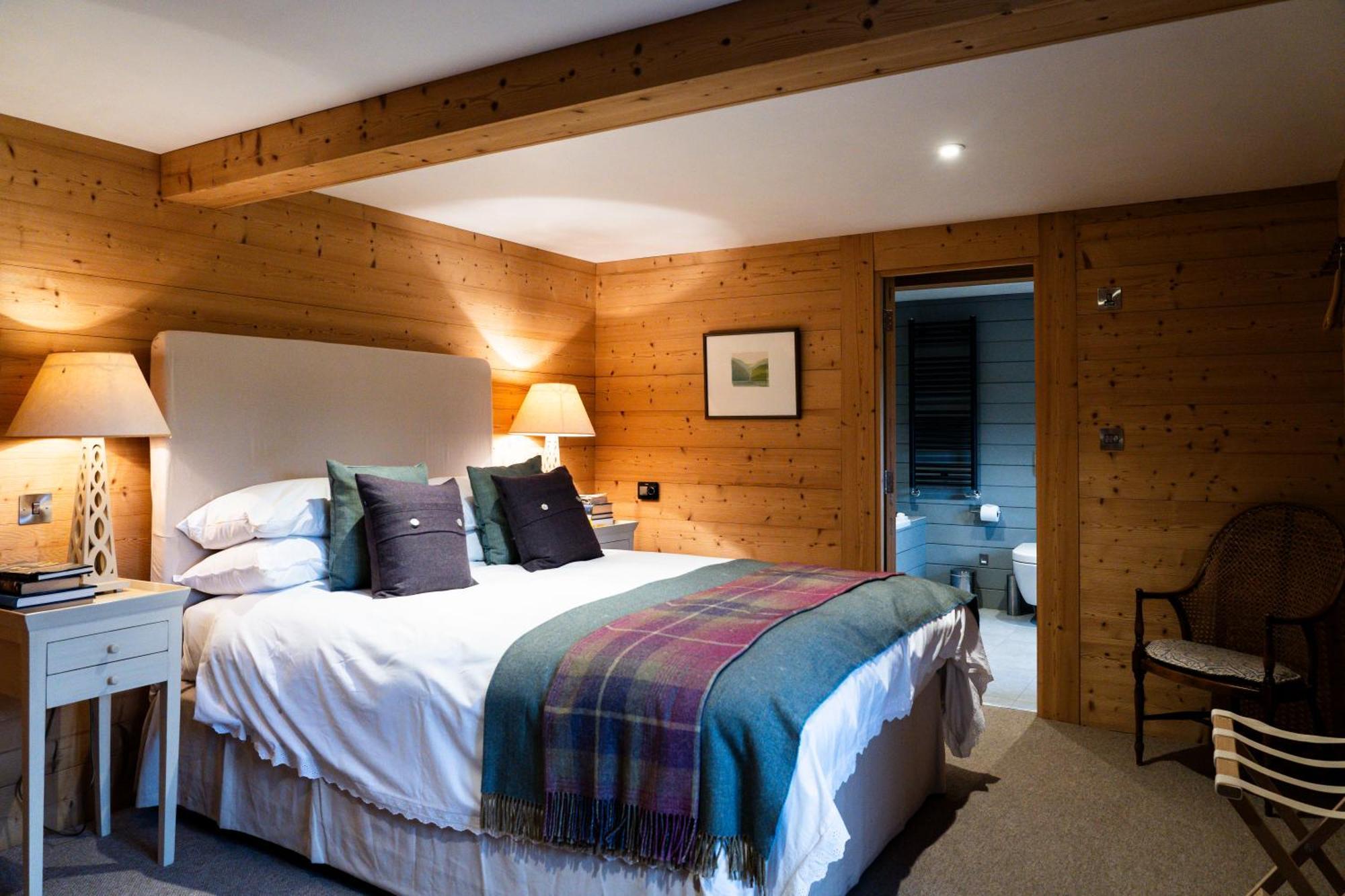The Hayloft At Lower Hurst Farm Hulme End Экстерьер фото